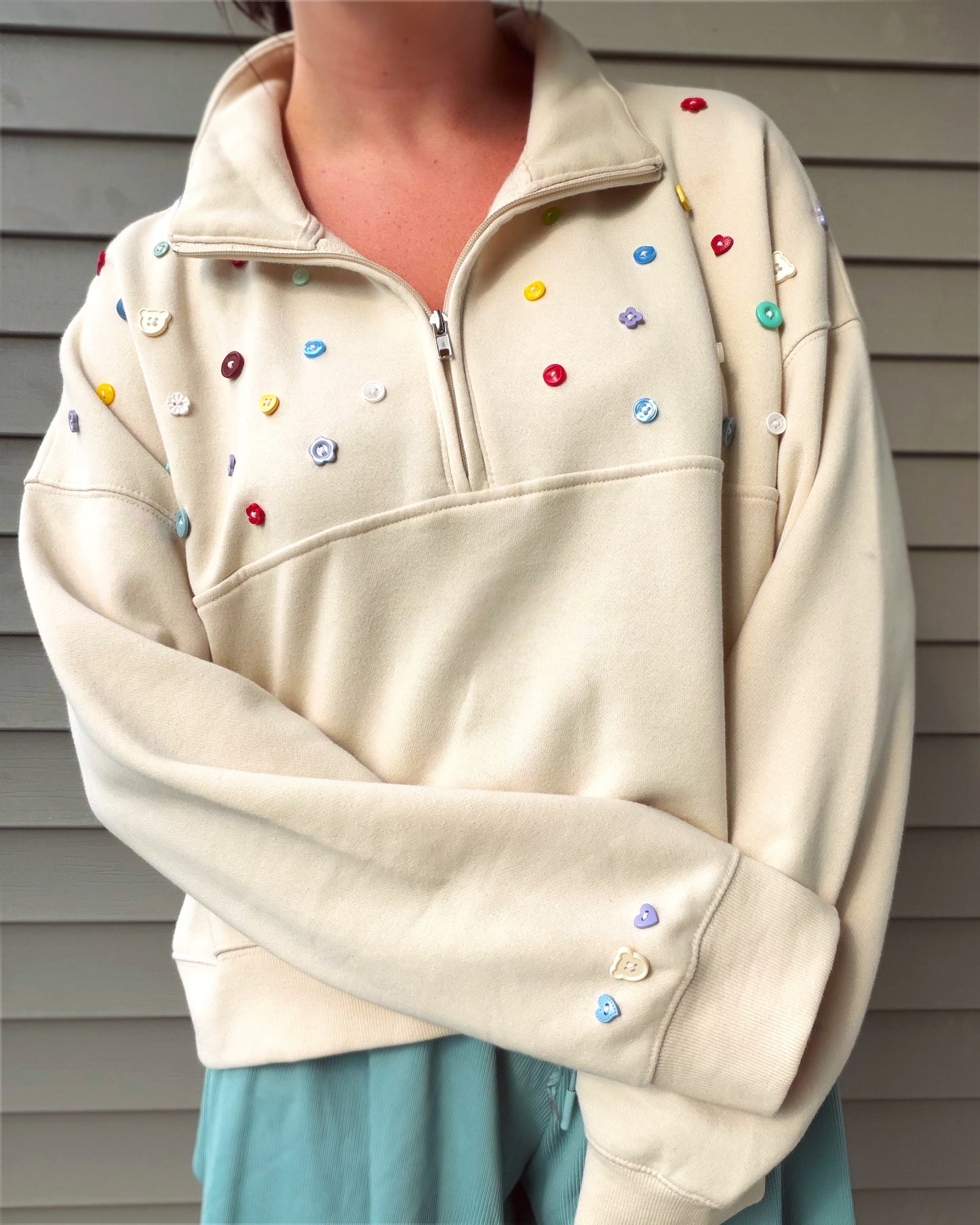 Colored Buttons Collared Pullover