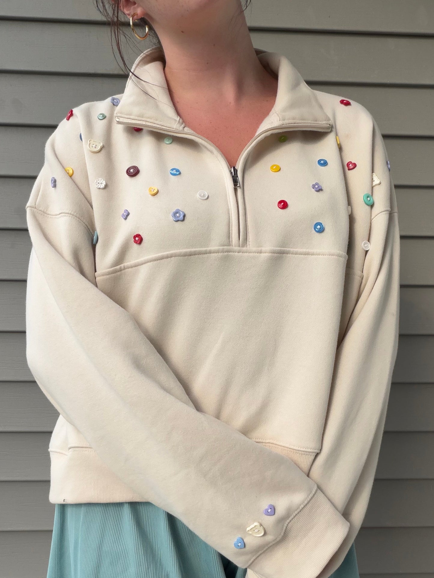 Colored Buttons Collared Pullover